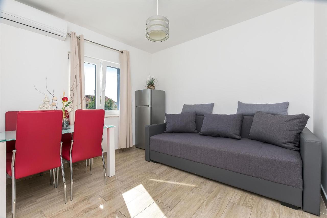 לוקבה Apartments Lorenzo מראה חיצוני תמונה