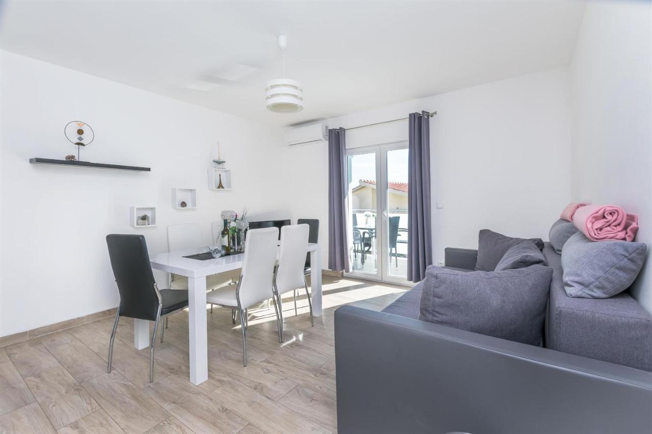 לוקבה Apartments Lorenzo מראה חיצוני תמונה