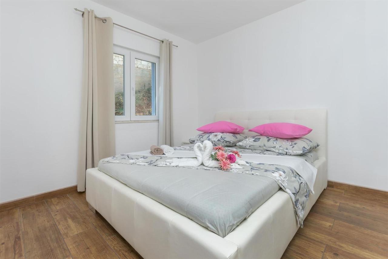 לוקבה Apartments Lorenzo מראה חיצוני תמונה