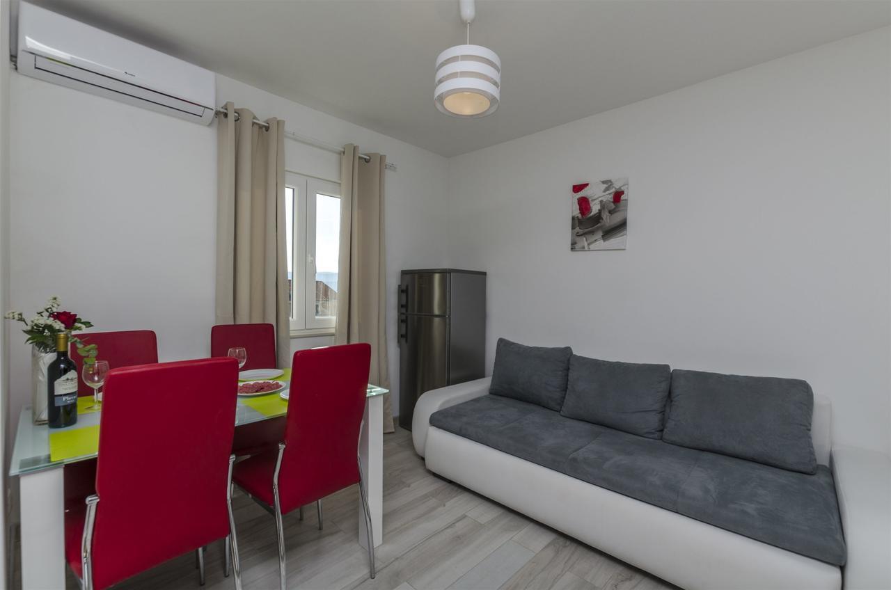לוקבה Apartments Lorenzo מראה חיצוני תמונה