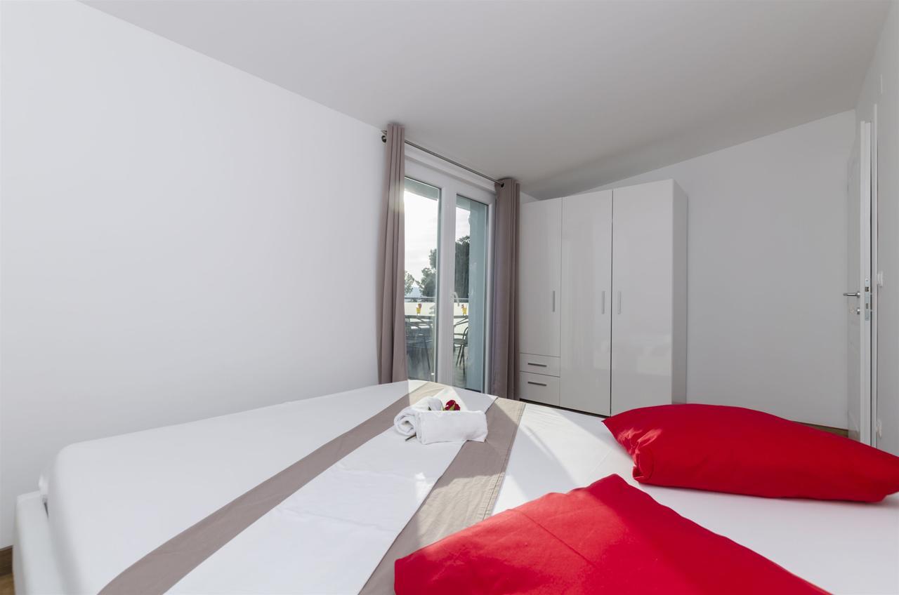 לוקבה Apartments Lorenzo מראה חיצוני תמונה